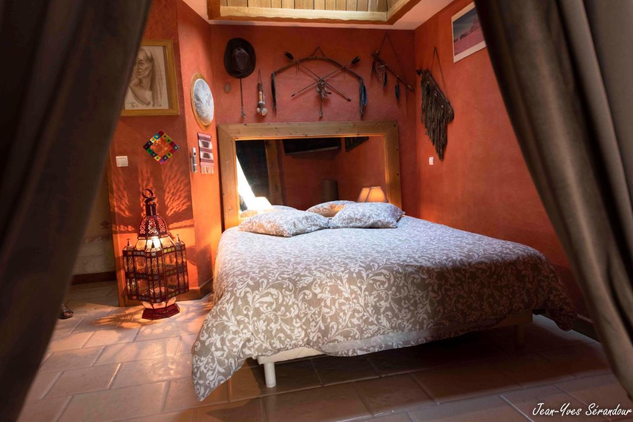 Le Mas Des Mathes, Chambres D'Hotes, Studios 莱马特 外观 照片