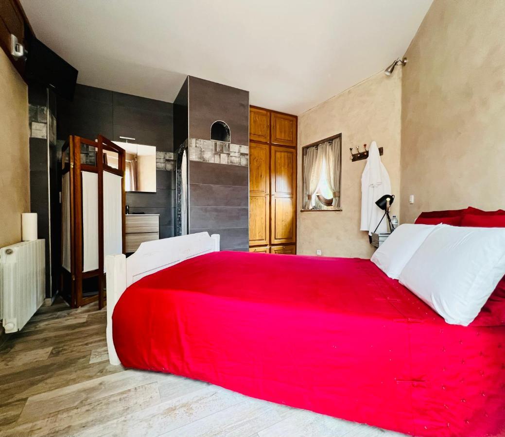 Le Mas Des Mathes, Chambres D'Hotes, Studios 莱马特 外观 照片